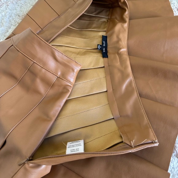 Pleated Pleather Skirt  | Women’s Size L | Color Cognac | By Love Tree - Picture 5 of 7